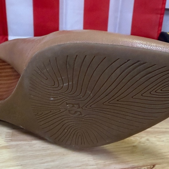 Franco Sarto Tan Wedge Shoes - Picture 9 of 10